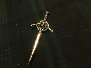 Kilt Pin Beautiful Scottish Thistle Pin brand new never used - Picture 1 of 4