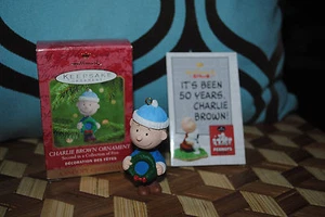 Adorno de Navidad Snoopy Peanuts Hallmark Charlie Brown Keepsake Sin usar y en caja 1999 50th - Imagen 1 de 1