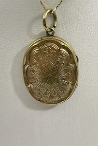 "Antiguo collar colgante medallón victoriano ovalado grabado pergaminos y hojas 18""" - Imagen 1 de 11