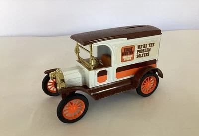 ERTL Diecast TRUST WORTHY Hardware Bank W/key 1917 FORD MODEL T VAN 1:25 W/ Flaw - Image 1 of 4