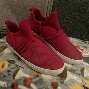 Woman’s Red Sneakers, 11M, Steve Madden, Lancer, Pre Owned, Lots Of Life To Wear - Bild 1 von 7