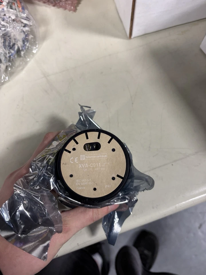 NUEVO SIN CAJA XVA C911 Telemecanique Pila Luz Sonda Audible Segmento XVAC911 Foto 1 de 3