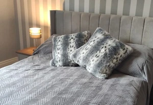 Luxury Sodes Lynx Grey Deluxe Faux Fur Cushion Cover - Handmade - Pillow Case - Picture 1 of 3