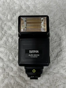 Sunpak Auto 30DX Thyristor Camera Flash for Cannon & Shoe Mount Cameras - Picture 1 of 4