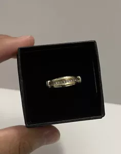 10K SOLID Gold 2.4g GENUINE Baguette Diamonds 0.13CTW "LOVE” WEDDING BAND RING - Picture 1 of 7