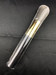 BDB Billion Dollar Brushes Powder Brush Cosmetics Makeup Applicator NEW - Picture 1 of 3