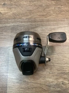 Shakespeare Synergy Steel Fishing Reel Synst6 Gear Ratio 3.4.1 6lb 90yrd Clean - Picture 1 of 4