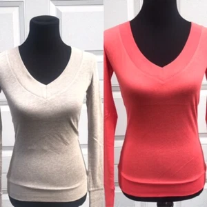Women's Long Sleeve Solid V-Neck Pullover knit Lightweight Soft Sweater Top -NEW - Picture 1 of 38