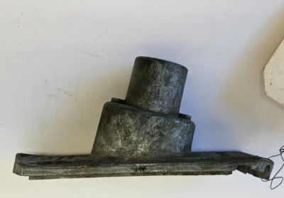 NOS 1951-1952 Desoto lado derecho pasajero luz estacionamiento lámpara carcasa 1345991. Foto 1 de 3