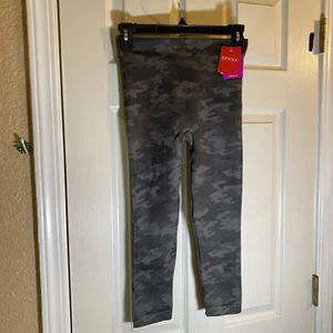 Spanx Women MEDIUM Cropped Lamn Leggings Camo Shape Relax Stretch Sexy Slim Fit - Picture 1 of 11