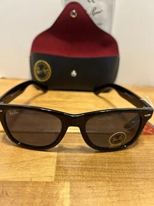 RAY BAN Wayfarer Sunglasses NWT Unisex Adults Black Frame Lenses RB4260 G15 CASE - Picture 1 of 21