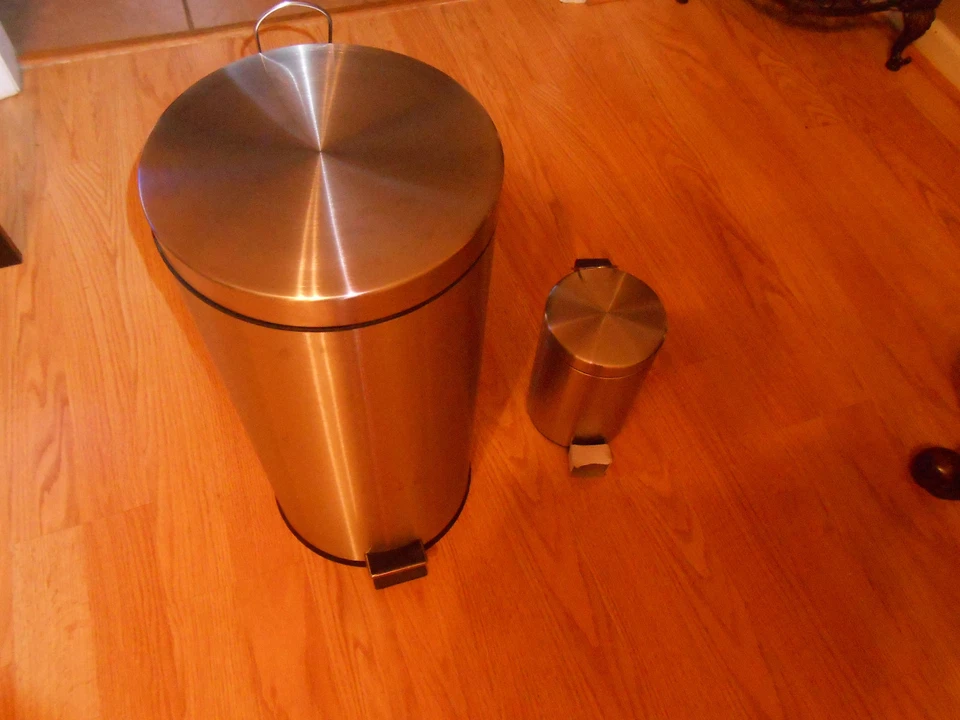 trash can, chrome, step can,  - Image 1 of 1