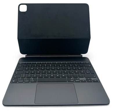 Apple Magic Keyboard iPad Pro 13" (M4) MWR53D/A Schwarz MwSt Guter Zustand - Bild 1 von 4