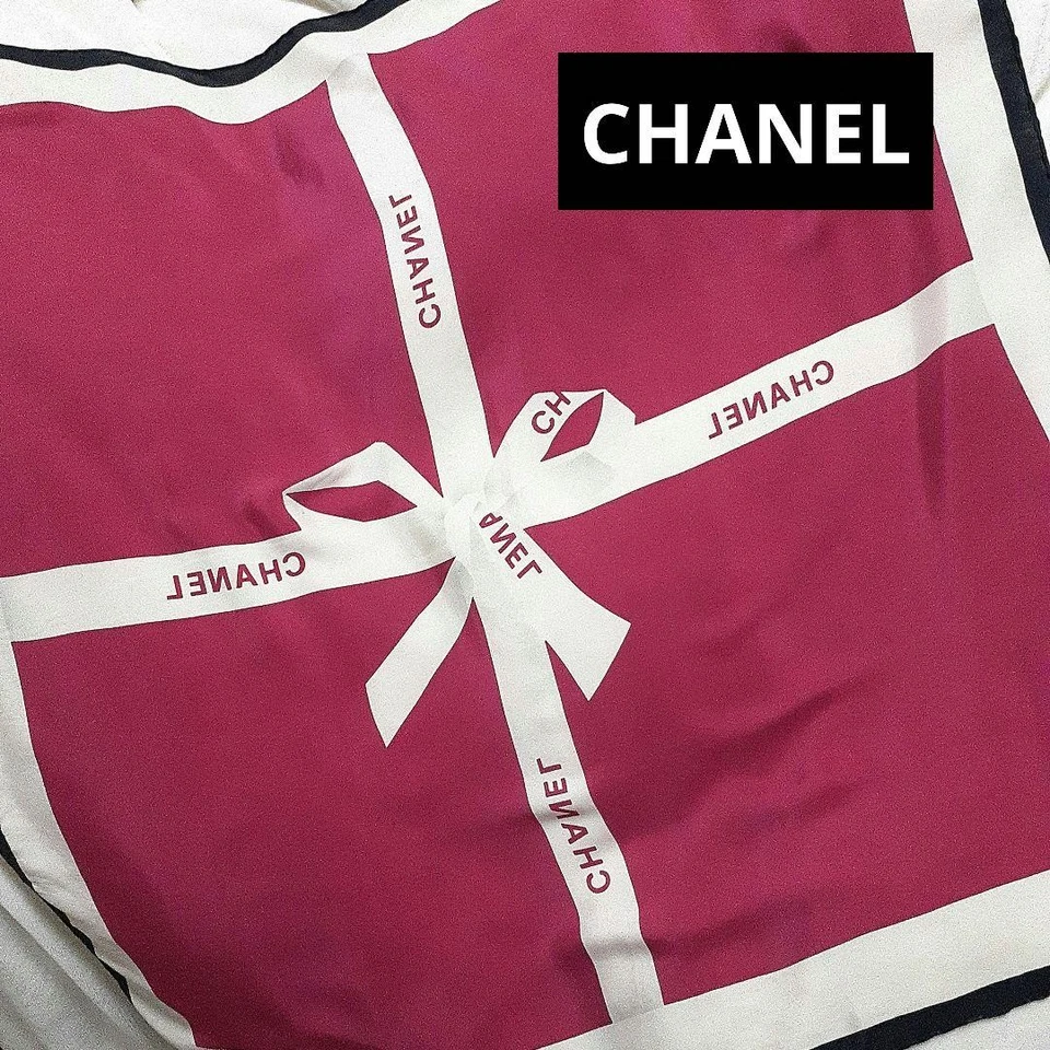 CHANEL Bufanda Cuadrada Roja Beige Cinta Negra 100% Seda Hecha en Italia Foto 1 de 4