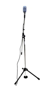 Retro Dynamic Microphone with Metal Grill – Classic Radio Style & Stand... - Picture 1 of 8