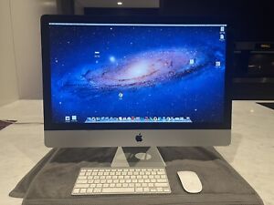2010 iMac Desktop 2.7 GHz with 4 GB memory With Apple Keyboard and Mouse.
