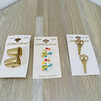 Button Lot Carded Streamline Novelty Craft Sewing Closures & Connectors - Image 1 of 4