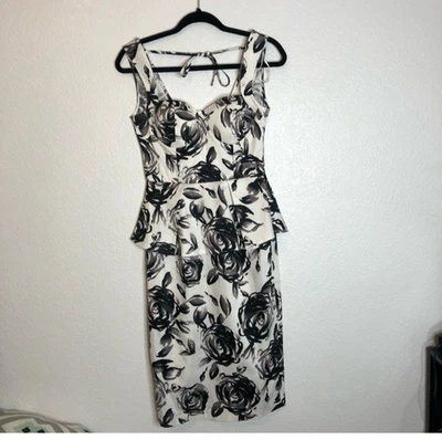 Vestido Betty Paige By Tatyana Floral Pin Up Estilo Años 50 Ajustado Blanco y Negro Pequeño Foto 1 de 4