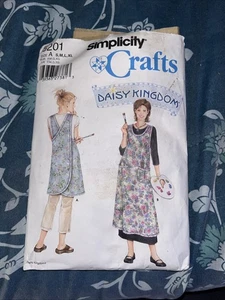 Simplicity Daisy Kingdom Sewing Pattern Wrap Apron #5201 Size S M L XL Uncut - Picture 1 of 2
