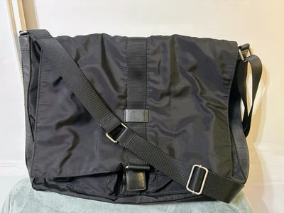 Banana Republic Bolso Mensajero Nylon Negro Nuevo Sin Etiquetas Super Suave Foto 1 de 4