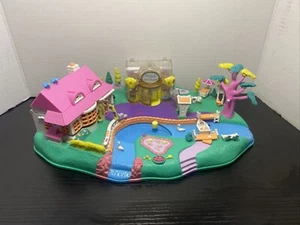 Vintage 1996 Polly Pocket Polly’s Magical Movin’ Pollyville Boutique Playset 🔥 - Picture 1 of 13