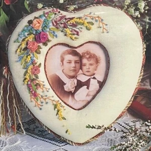 Silk Ribbon Embroidery Heart Frame Judith Baker Montano Pattern - Picture 1 of 4