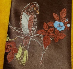 DE COLECCIÓN AÑOS 70 FUNKY MOD ANCHO ~ CORBATA PARA HOMBRE ~ PÁJAROS ~ NARANJA, AMARILLO, MARRÓN ~ 55" - Imagen 1 de 4