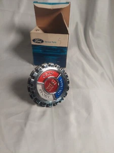 Ford Gran Torino 1974-75 emblema de parrilla deportiva D4OZ-8b3369-ba NOS - Imagen 1 de 8