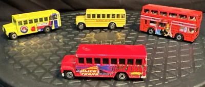 Lote 4 Die Cast Matchbox School, Londres, autobuses de policía y autobús urbano Foto 1 de 4
