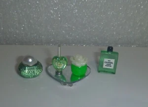 Juego de tocador tamaño mini Barbie con espejo de corazón~*~Usar con LPS, ¿Curiosidades o? GH1 - Imagen 1 de 5