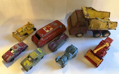 Lot of 8 Vintage Tootsietoy, Matchbox, Midgetoy, Tonka Diecast Cars & Trucks - Image 1 of 4