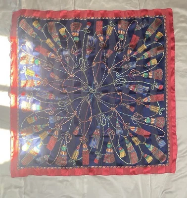 Borlas cuadradas de pañuelo de seda vintage Foto 1 de 2