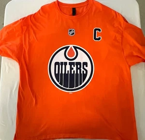 T-shirt ufficiale Connor McDavid Oilers Reebok NHL numero nome #97 taglia XxXL - Foto 1 di 8