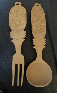 Handgeschnitzter dekorativer Holzlöffel/Kelle und Salatgabel, Set - Bild 1 von 10