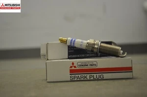 MITSUBISHI COLT Z30A 2004 - 2010 SPARK PLUGS NEW GENUINE OEM MN128362 * - Imagen 1 de 3