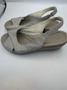 Crocs Leigh Ann Slingback Wedge Heels Womens Sz 9 Beige Fabric Sandals EUC - Picture 1 of 19