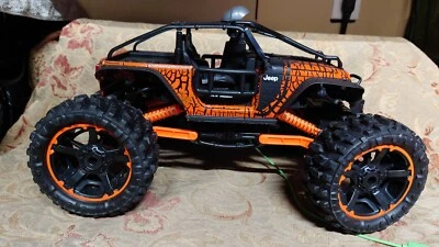 New Bright Jeep 4 x 4 1:10 Scale Rock Crawler 2.4GHz RC Longer Range No Control - Image 1 of 4