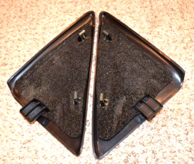 2003-2006 CADILLAC ESCALADE MIRROR COVER PANEL BOLT BEZEL PAIR AUTHENTIC BLACK Foto 1 de 4