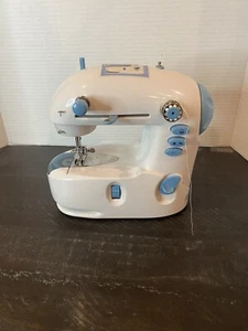 UNBRANDED PORTABLE MINI SEWING MACHINE No Cord Works With 4 AA Batteries, Tested - Picture 1 of 7