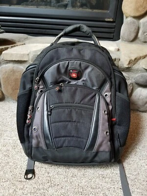 Mochila de viaje Wenger Swiss Gear negra gris para computadora portátil 18"  Foto 1 de 4