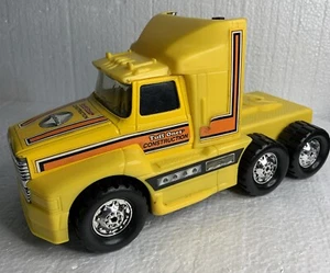 Tuff Ones Semi Construction Truck 1998 Remco - Picture 1 of 6
