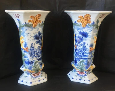 Paire de vases cornet anciens Delft ? - Photo 1/4