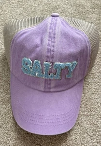 Gorra de camionero ajustable para mujer Salty Beach púrpura azul plateado NUEVA - Imagen 1 de 2