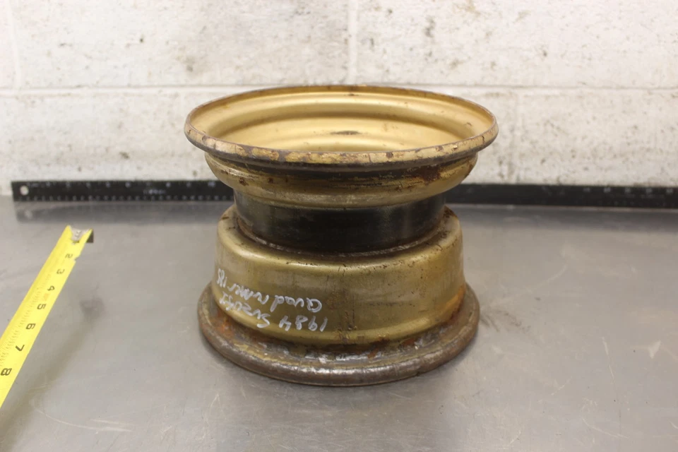 1984 Suzuki Quadrunner 185 LT185 2x4 FRONT WHEEL RIM J6 Foto 1 de 4