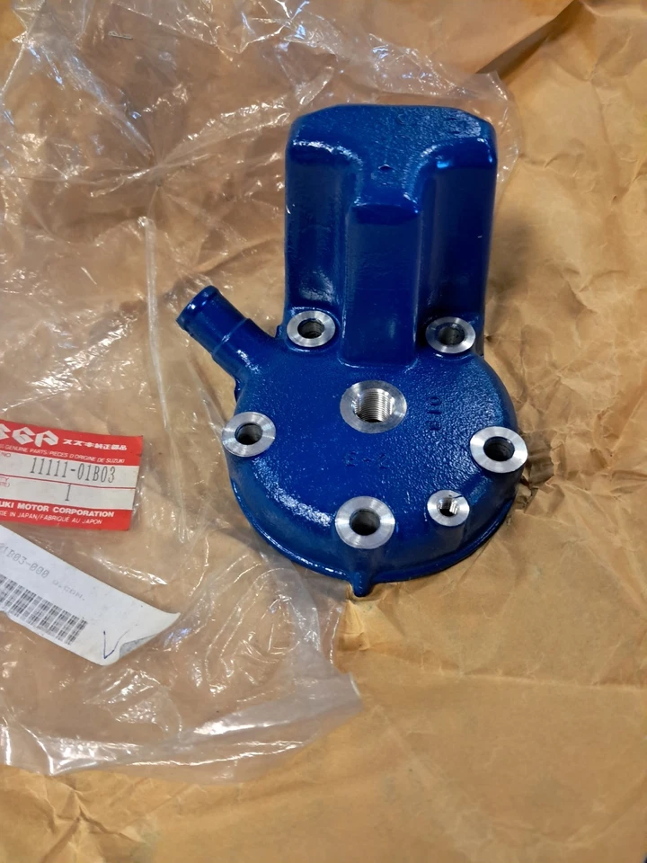 TESTATA HEAD SUZUKI RM 125 1987  G COLORE BLU NUOVA ORIGINALE - Immagine 1 di 4