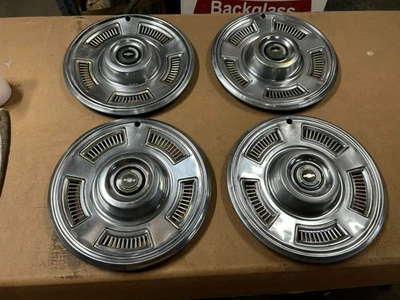 Chevrolet Chevelle 1967 juego de cuatro cubiertas de rueda de 14" *calidad del conductor* Foto 1 de 4