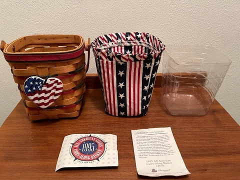 Longaberger 1995 Carry-Along Basket with liner, protector, tie-on & pamphlet Cover