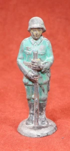 Zinnfigur Wehrmacht Deutschland Spritzguss Figur, einen stehenden Infanteristen - Bild 1 von 10