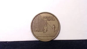 Brass/Bronze Vietnam The Wall National Memorial American Legion Coin Medal - Picture 1 of 2