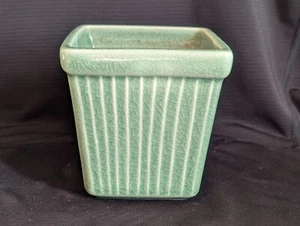 Fioriera vintage ceramica quadrata verde - probabilmente USA - abbastanza folle 4"t x4,5"mq - Foto 1 di 8